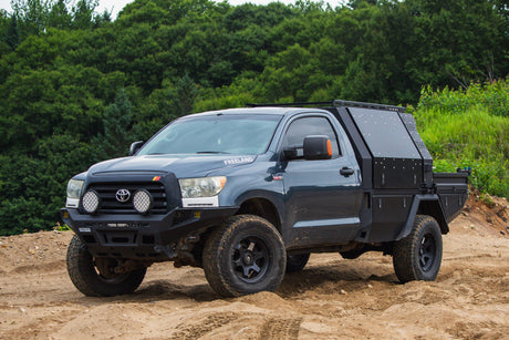 Pare-chocs avant Freeland sur Toyota Tundra 2008, vue trois quarts